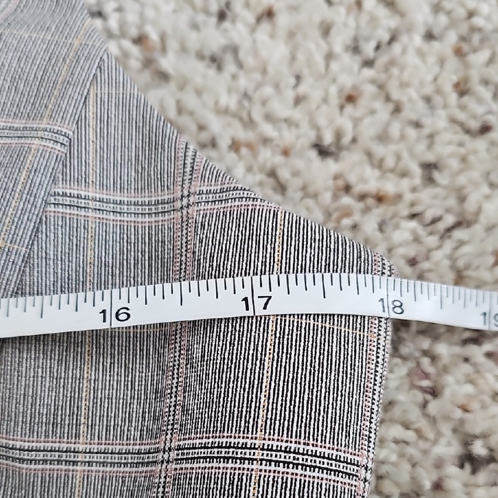 Express sz M gray plaid button-up vest - Picture 6 of 13